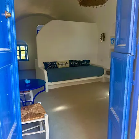 Eole Emporio (Santorini)